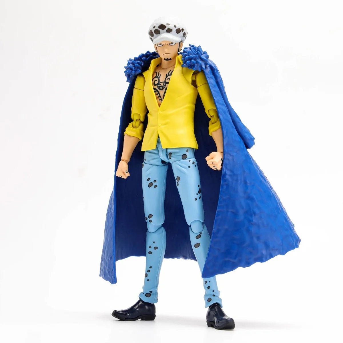 Bandai Genuine One Piece Model Kit SHF Trafalgar D Water Law Joints Movable Action Figure Collection Model Toys Christmas Gifts